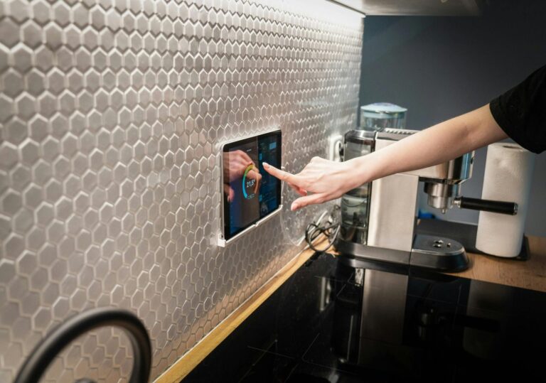 Top 5 Smart Home Devices You Need in 2024 for Maximum Comfort and Efficiency